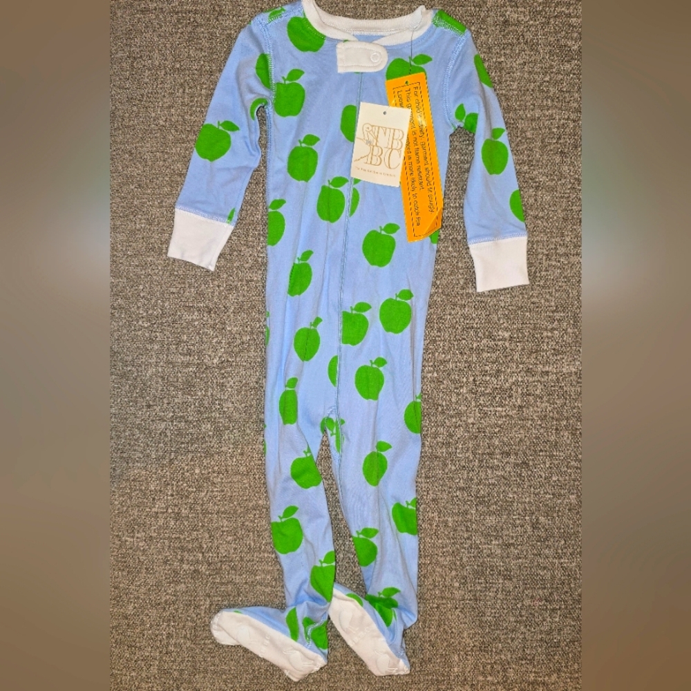 The Beaufort Bonnet Company Blue and Green Footies with Apple Print